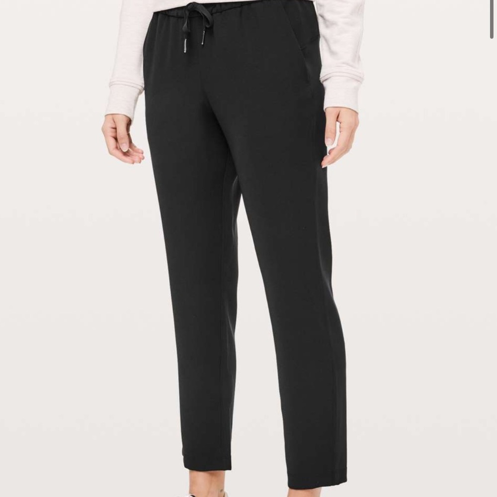 Lululemon On The Fly Pant Crop Capri Mid Waist Elastic Pockets Stretch Comfort 4